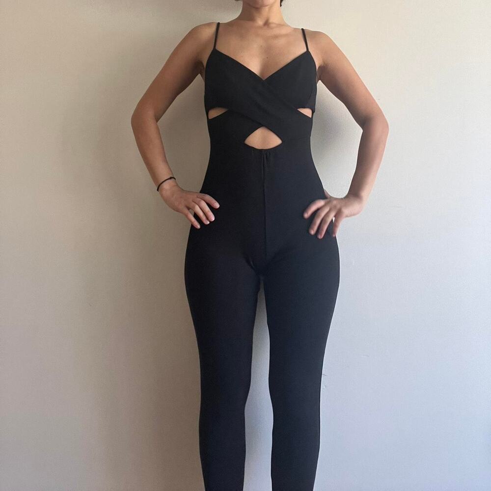 Black cutout jumpsuit SIZE SMALL - Picture 4 of 8